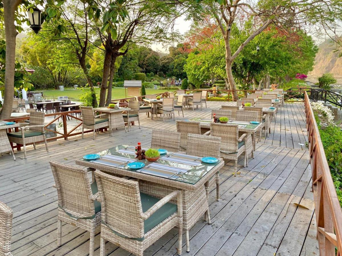 The Riverview Retreat Corbett By Leisure Hotels Garjia Exterior foto