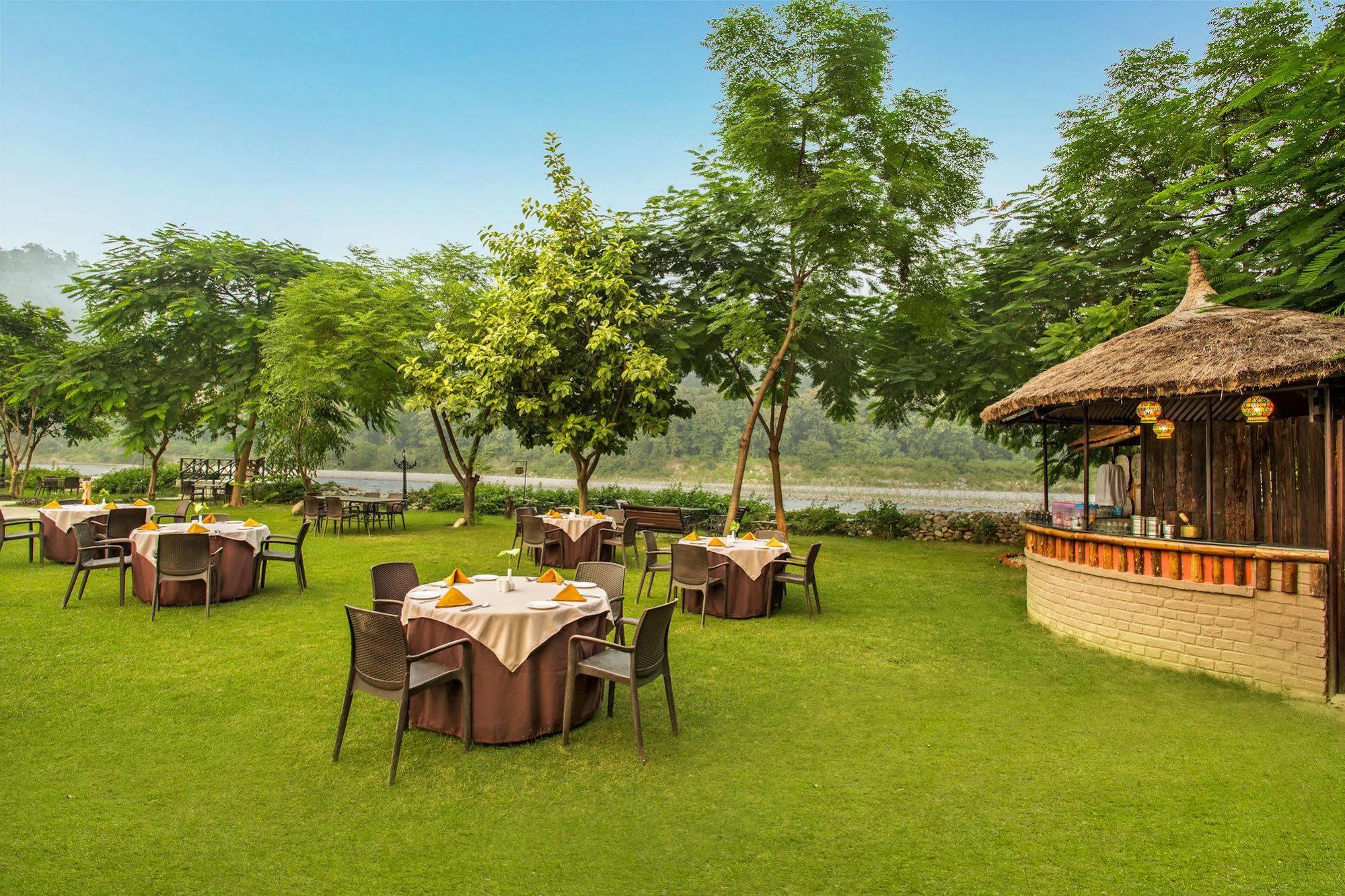 The Riverview Retreat Corbett By Leisure Hotels Garjia Exterior foto